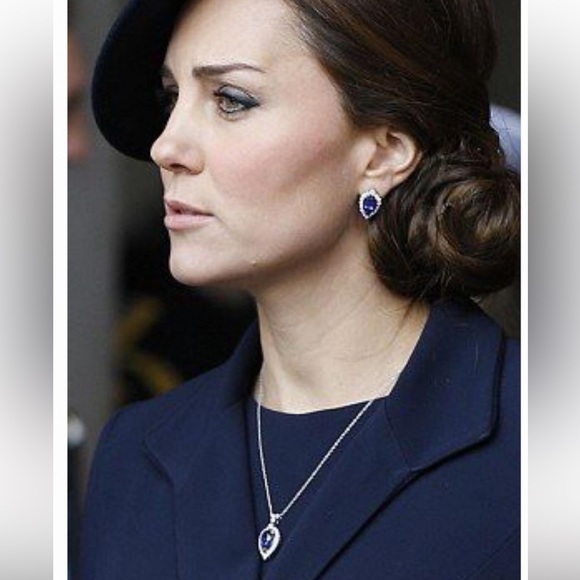 Gorgeous sapphire Necklace and Earrings set 😍 - Picture 3 of 16